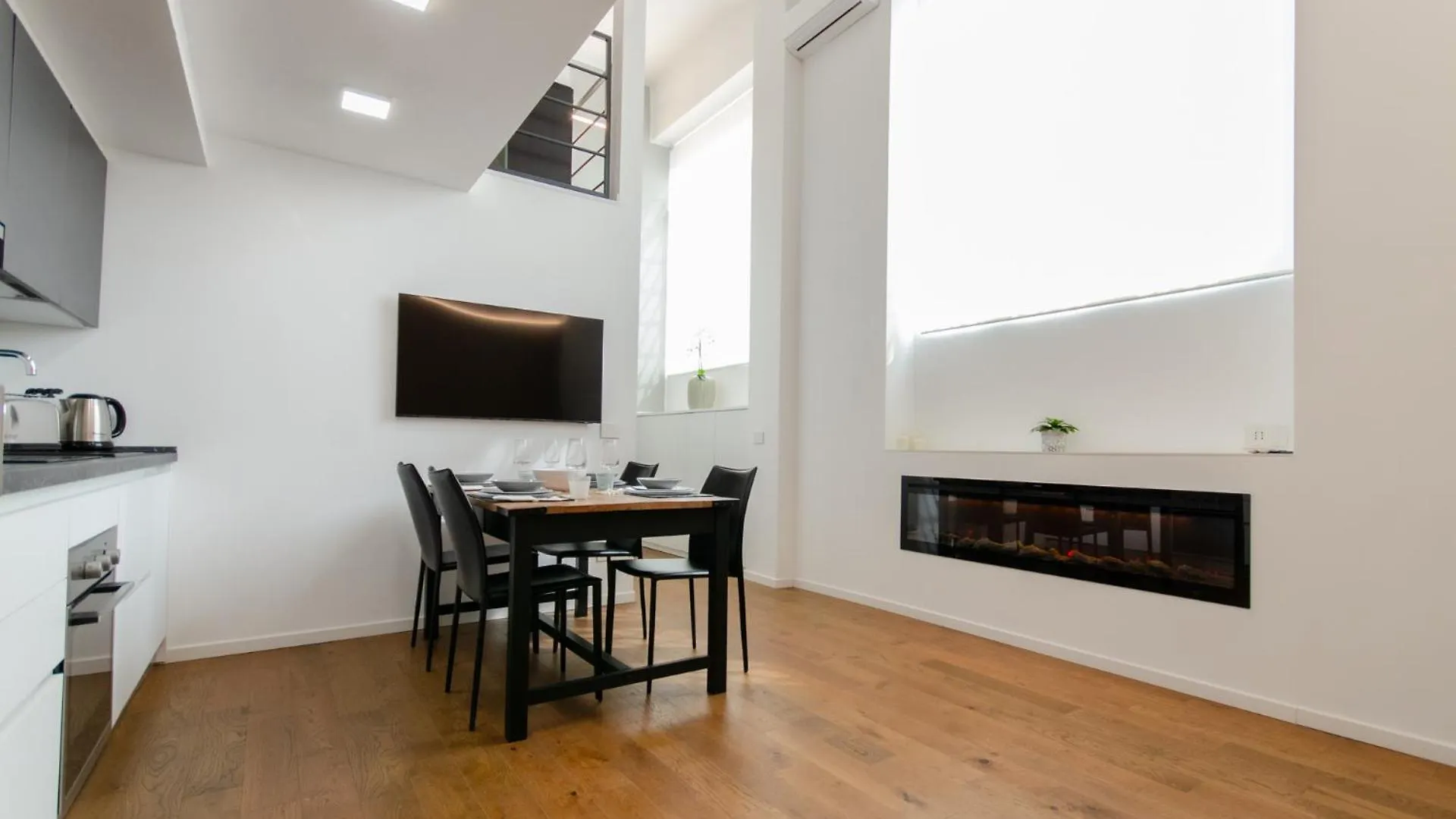 Vivimihome - Alexander Suite Milano Διαμέρισμα