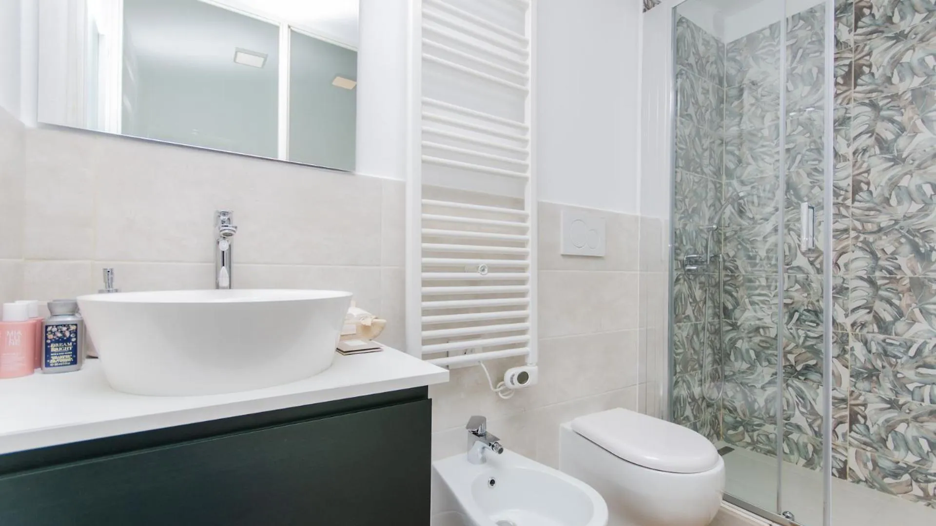 Vivimihome - Alexander Suite Milano 0*, Milan Italy