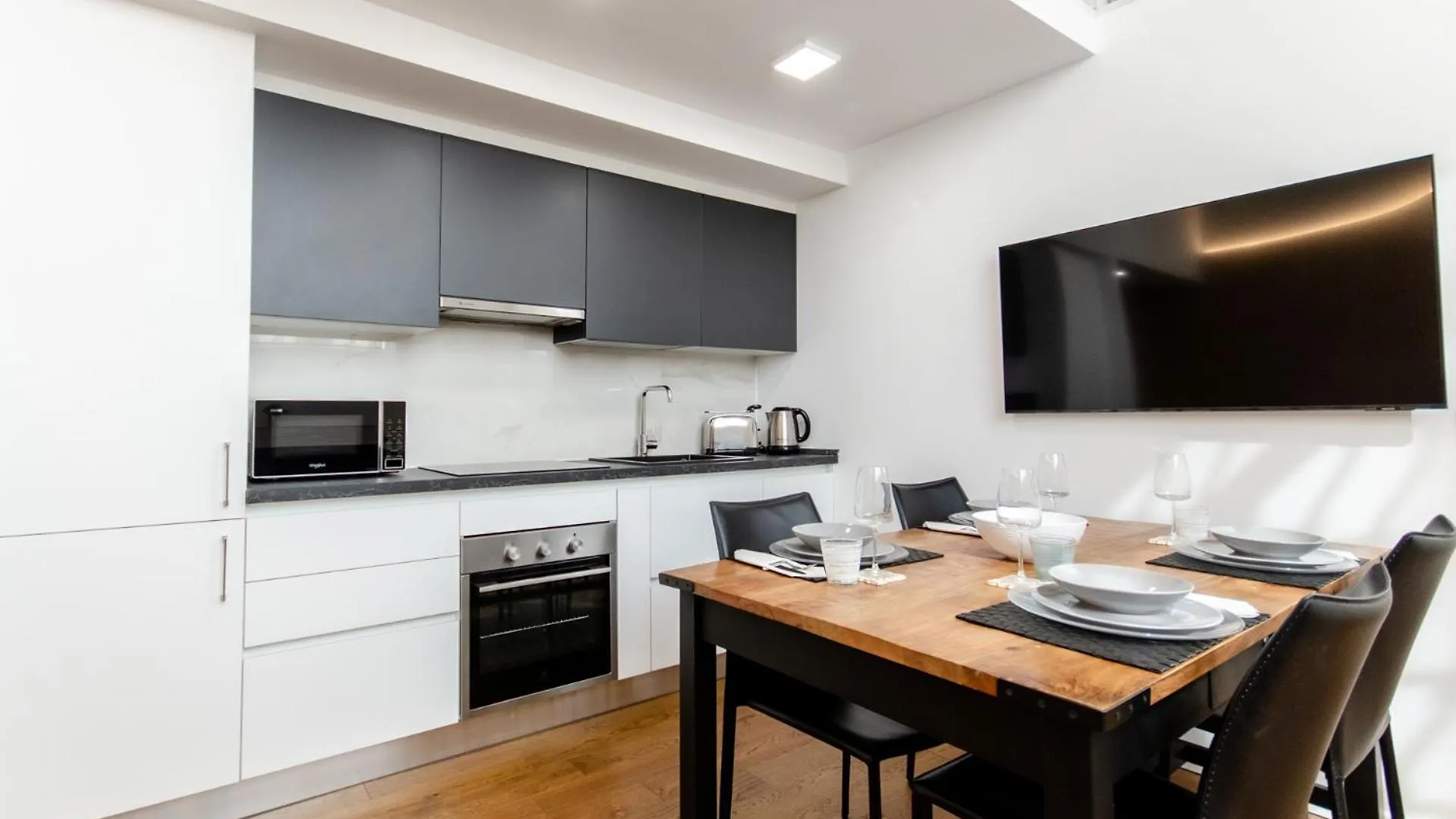 Vivimihome - Alexander Suite Milano 0*, Milan