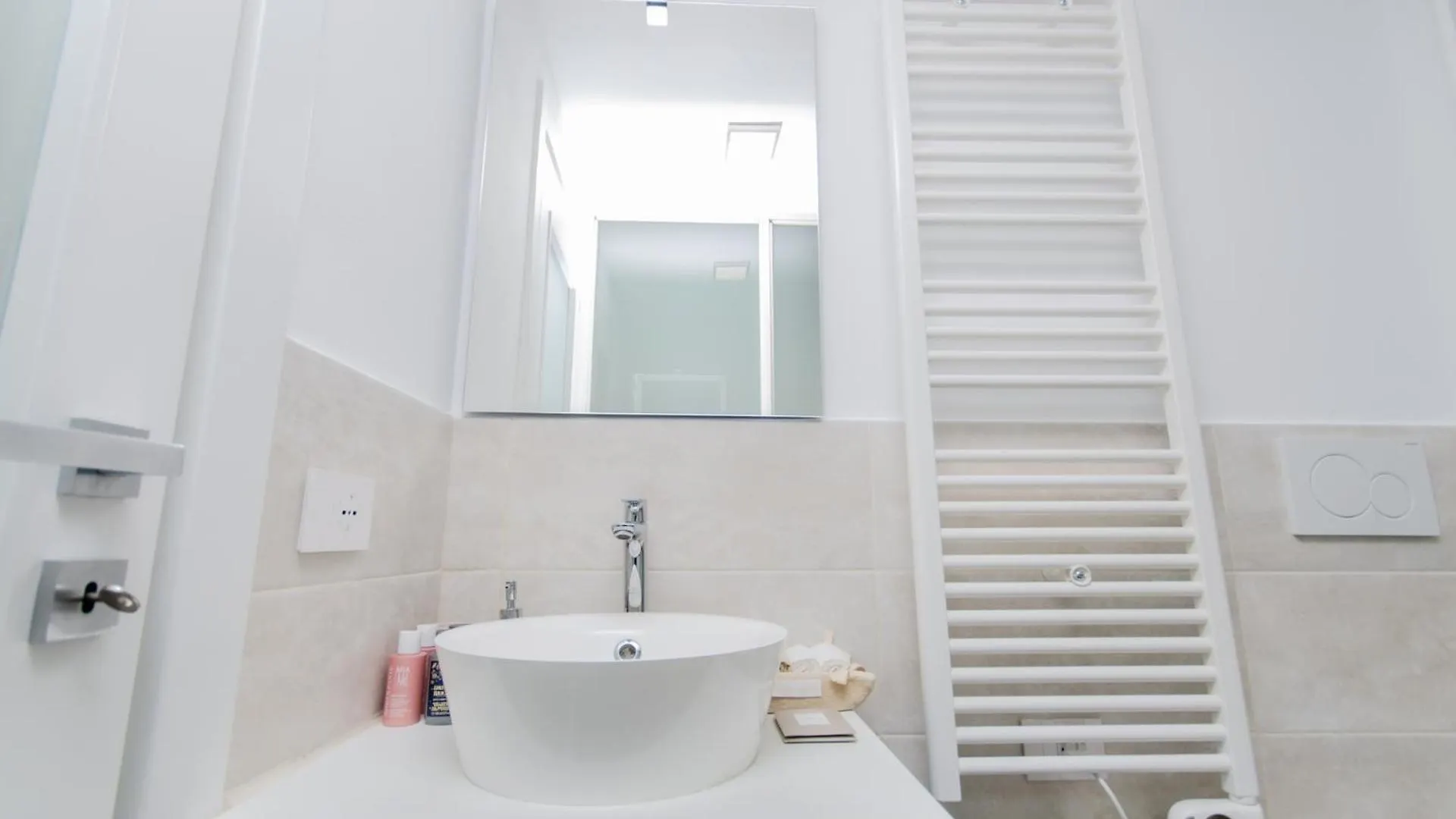 Apartment Vivimihome - Alexander Suite Milano Italy