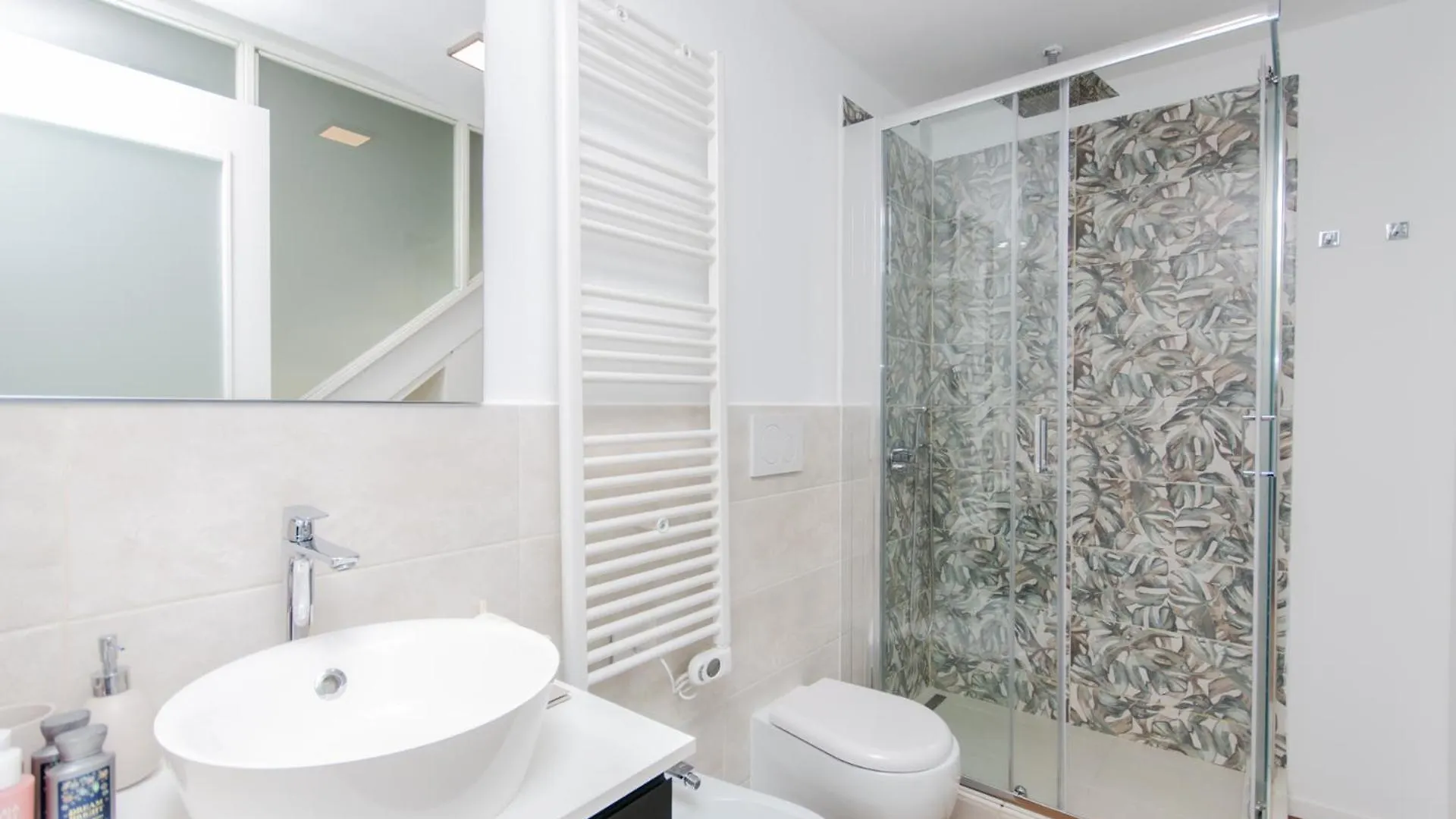 Vivimihome - Alexander Suite Milano 0*, Milan